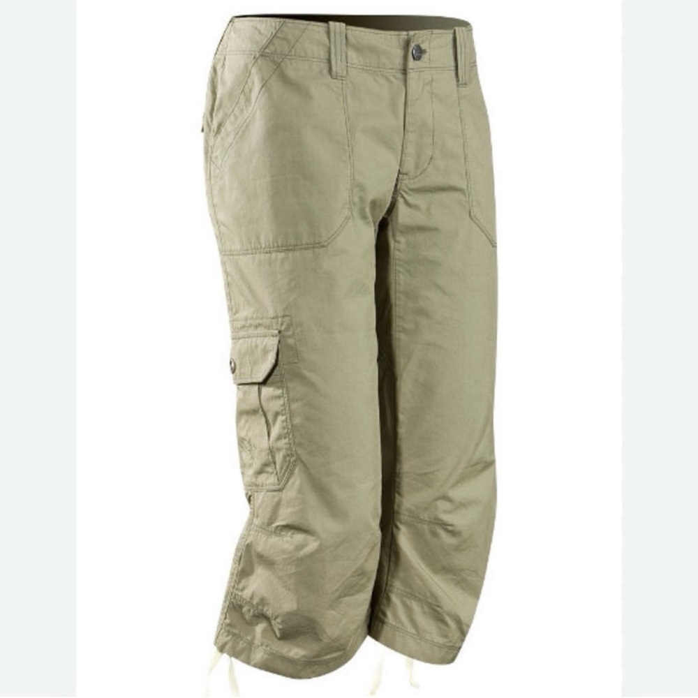 Arc'teryx Women's Olive Green Capris that fit like a size 8